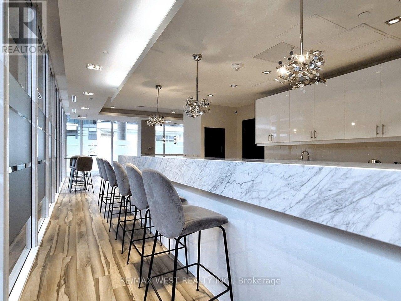 301 - 9618 Yonge Street, Richmond Hill, Ontario L4C 0X5 - Photo 33 - N13143152