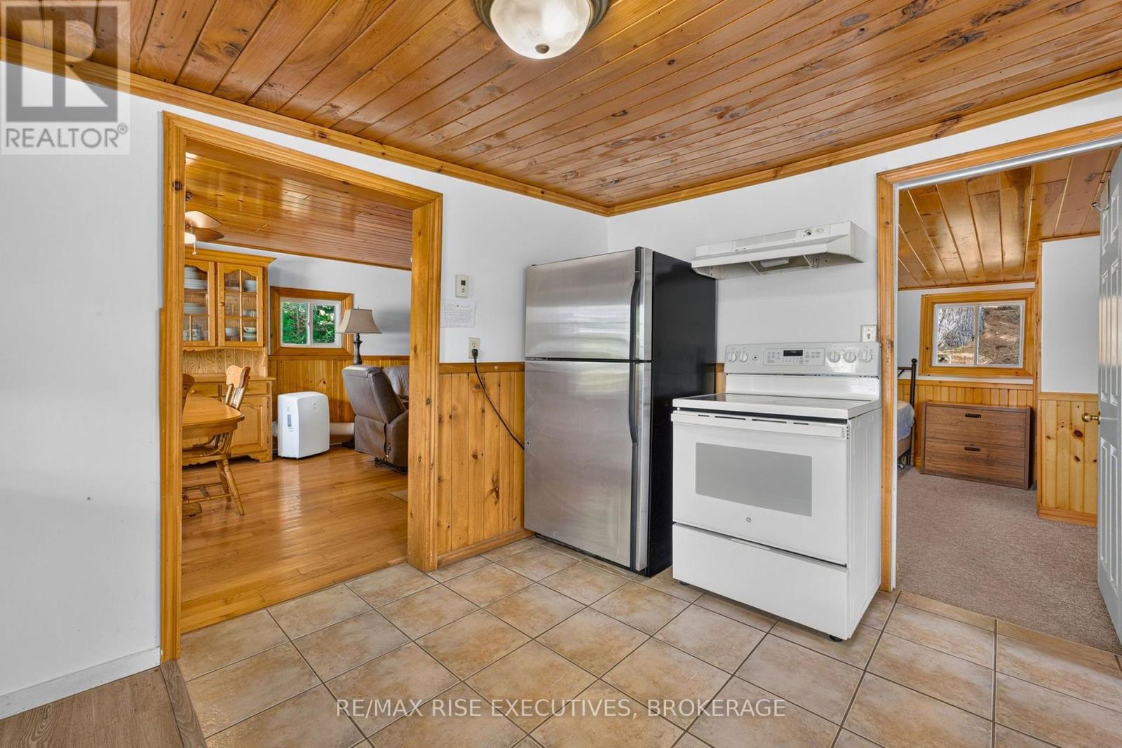 90 East Shore Lane, Frontenac, Ontario  K0H 2V0 - Photo 12 - X13753034