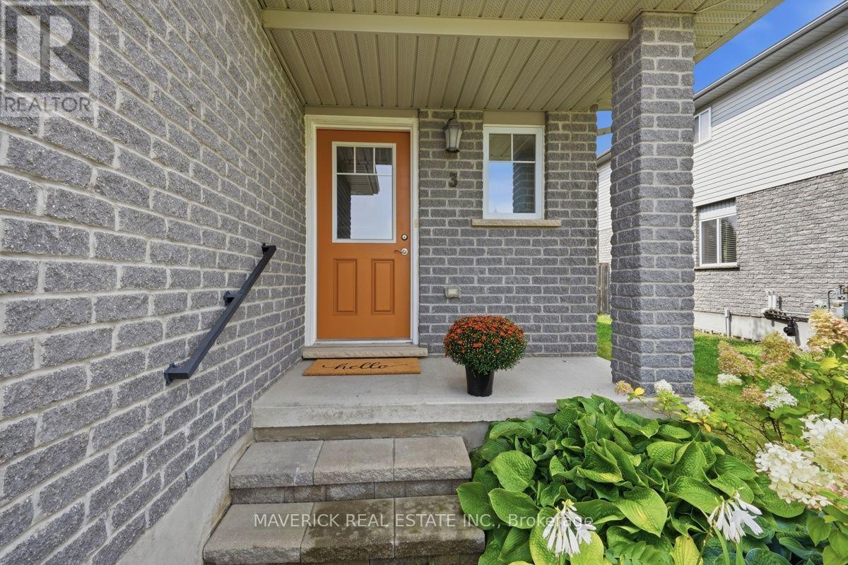 3 Leesboro Trail, Thames Centre, Ontario  N0M 2P0 - Photo 3 - X13753046