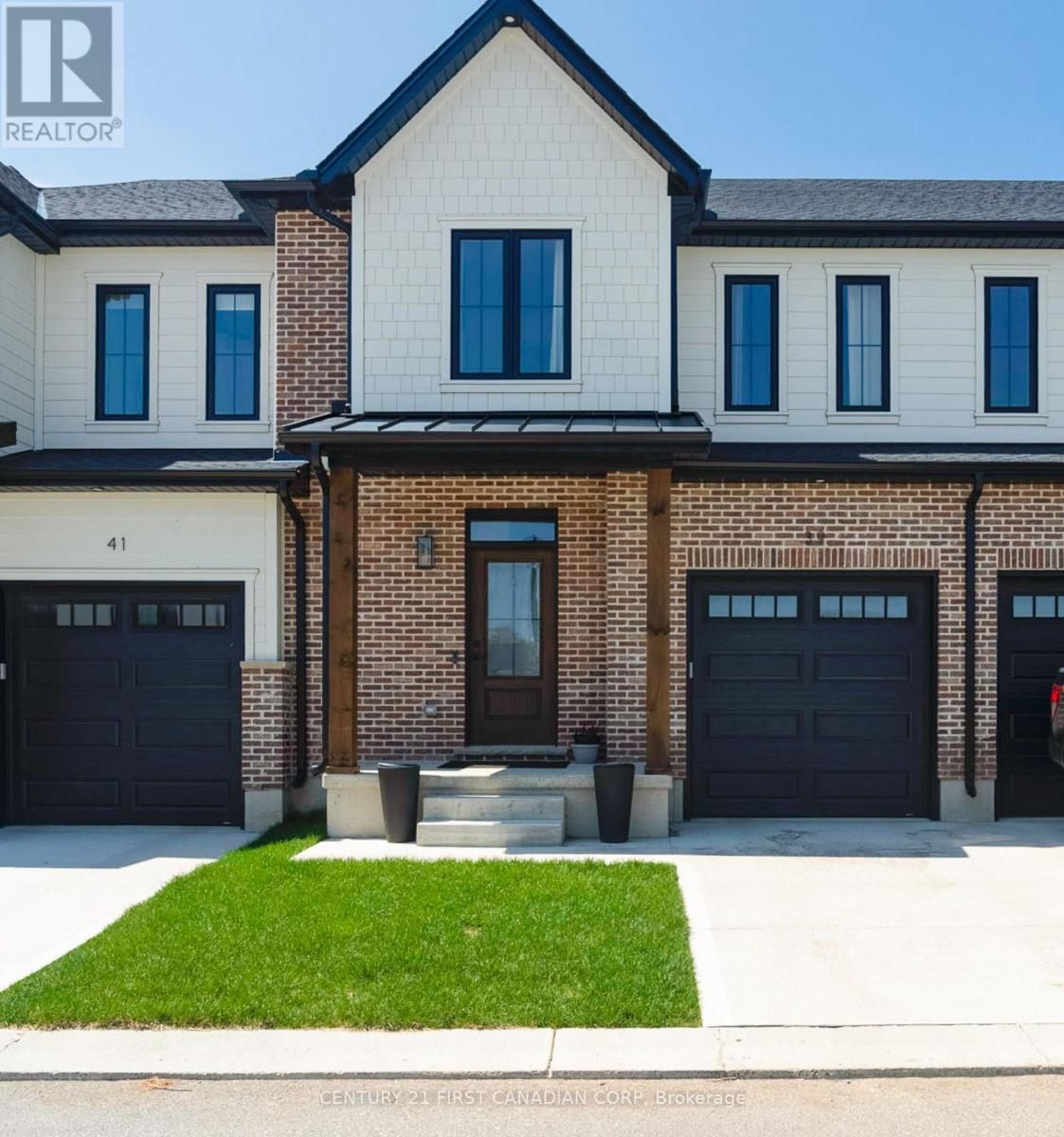 10 (15) - 147 SCOTTS DRIVE, Lucan Biddulph, Ontario