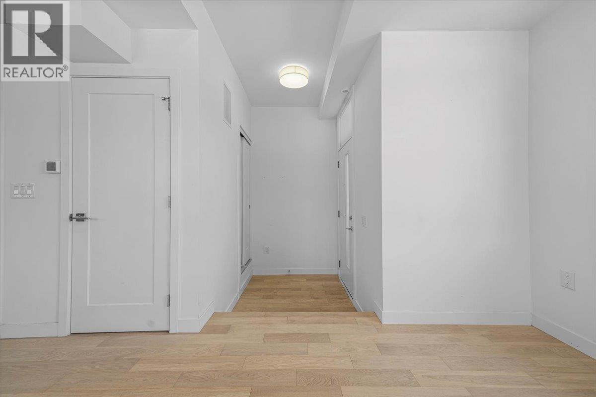 4110 Columbia Street, Vancouver, British Columbia  V5Y 2H9 - Photo 2 - R3137866