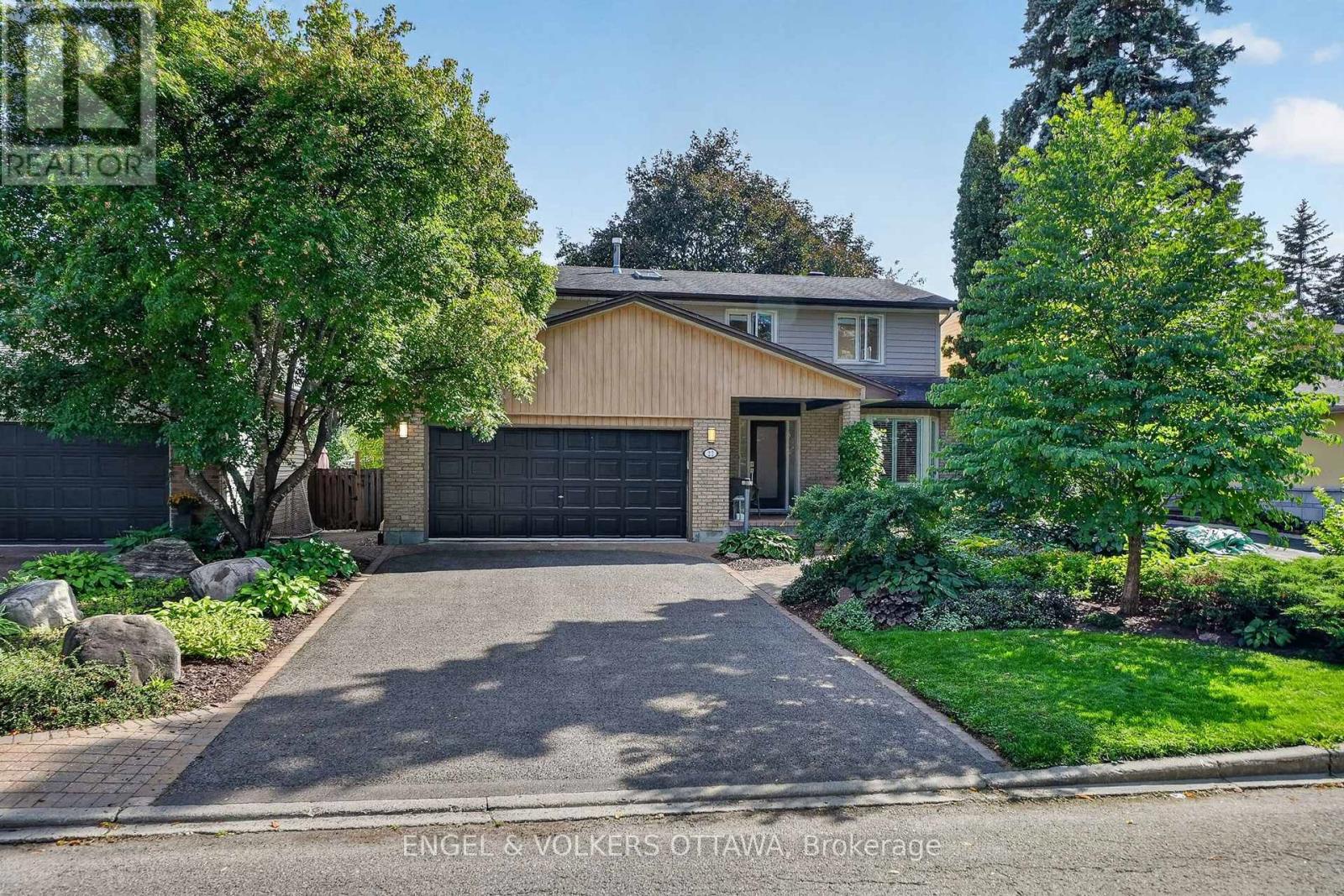 22 LYNHURST AVENUE, Ottawa, Ontario
