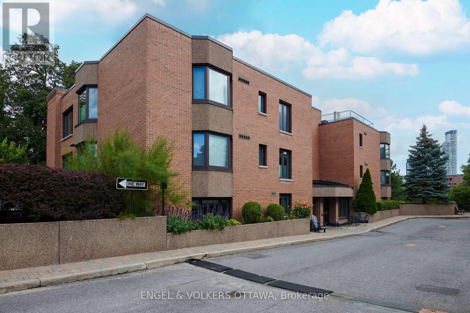 40 - 257 BOTANICA PRIVATE, Ottawa, Ontario