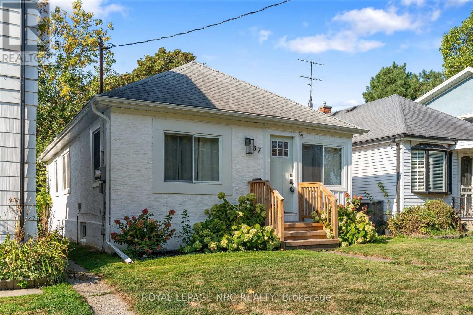 37 Lock Street, St. Catharines, Ontario  L2N 5B8 - Photo 2 - X13753032