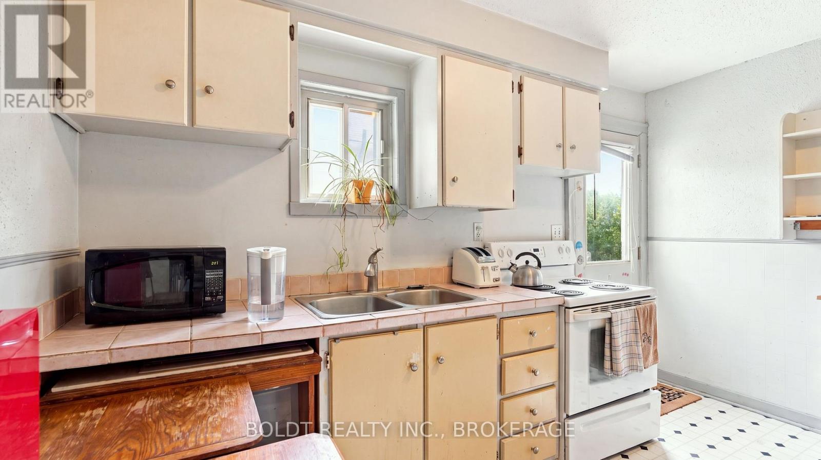 53 Carlton Street, St. Catharines, Ontario  L2R 1P7 - Photo 20 - X13753134