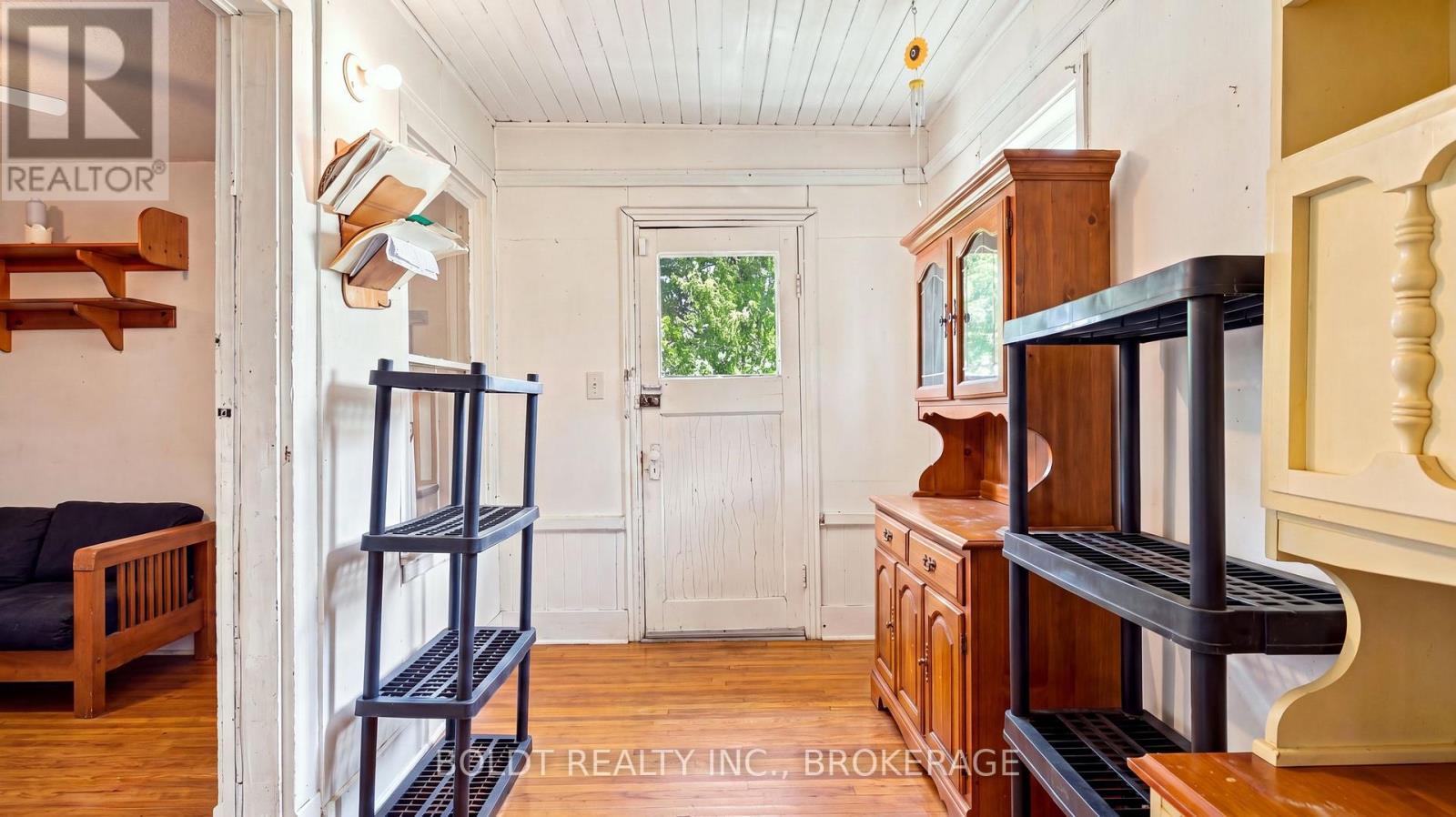53 Carlton Street, St. Catharines, Ontario  L2R 1P7 - Photo 4 - X13753134