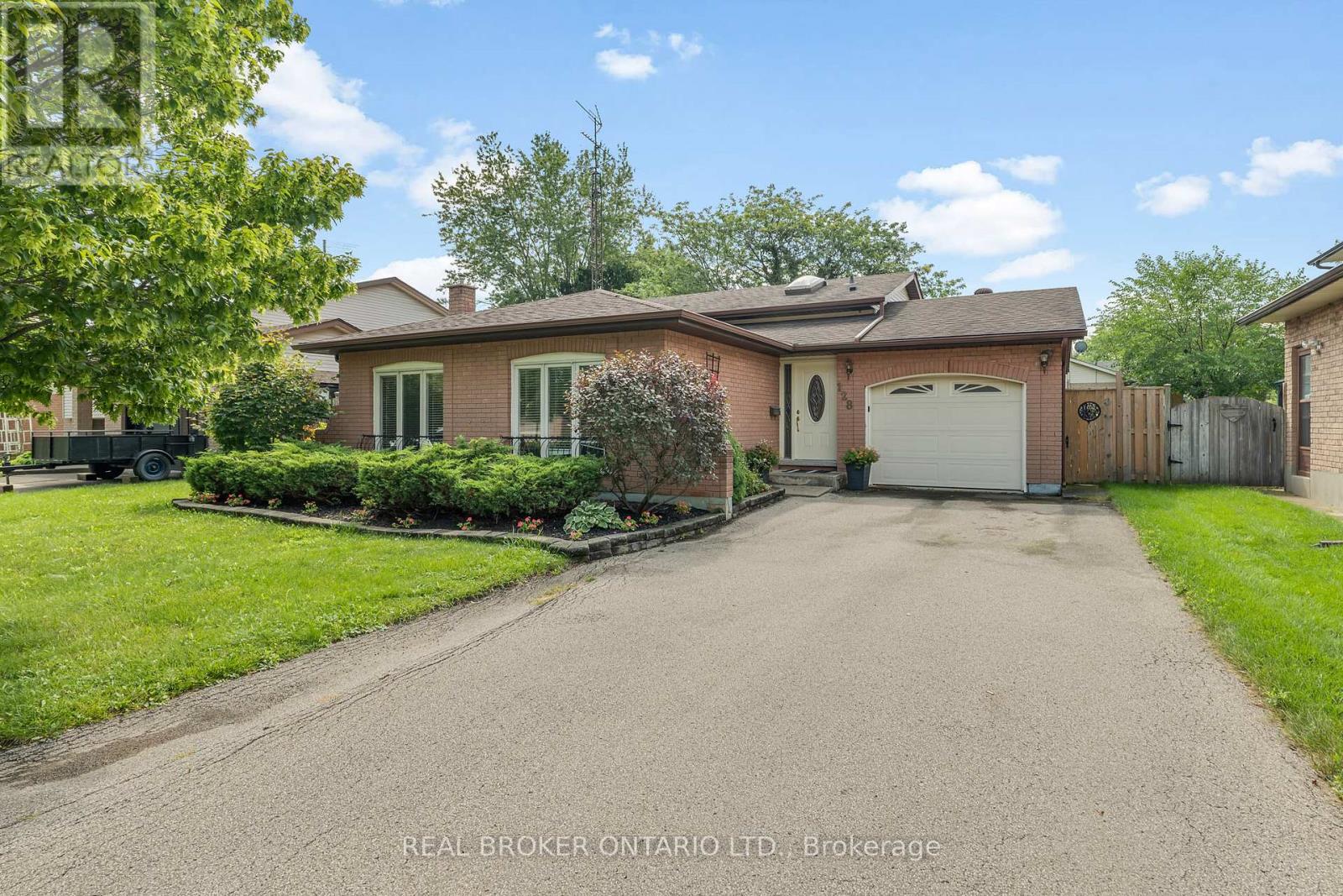 128 Melissa Crescent, Welland, Ontario  L3C 6N9 - Photo 1 - X13753356