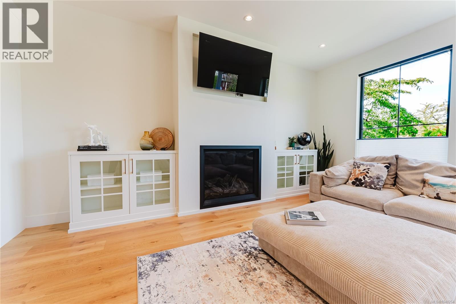 63 Boyd St, Victoria, British Columbia  V8V 2C8 - Photo 3 - 1048254