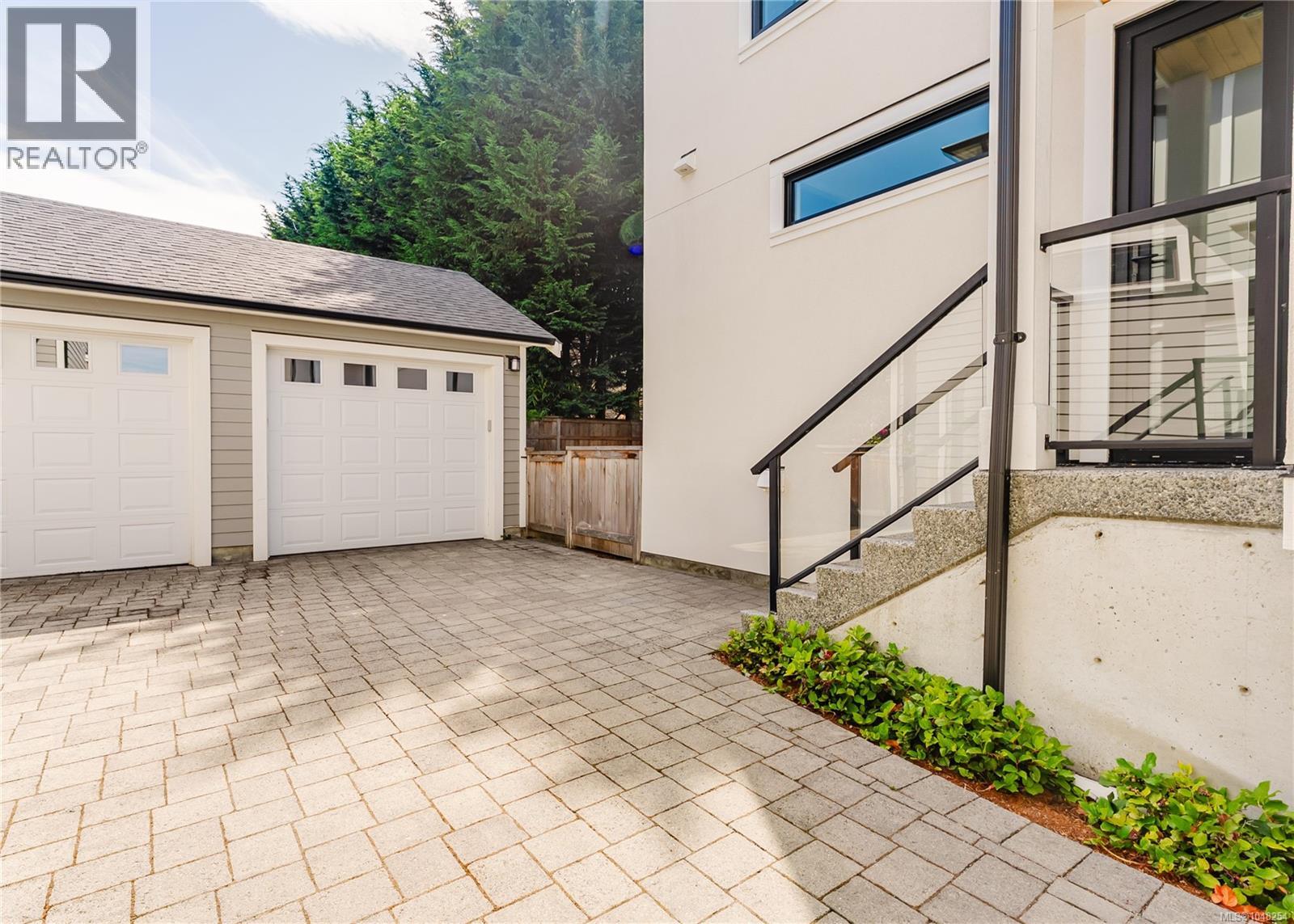 63 Boyd St, Victoria, British Columbia  V8V 2C8 - Photo 52 - 1048254