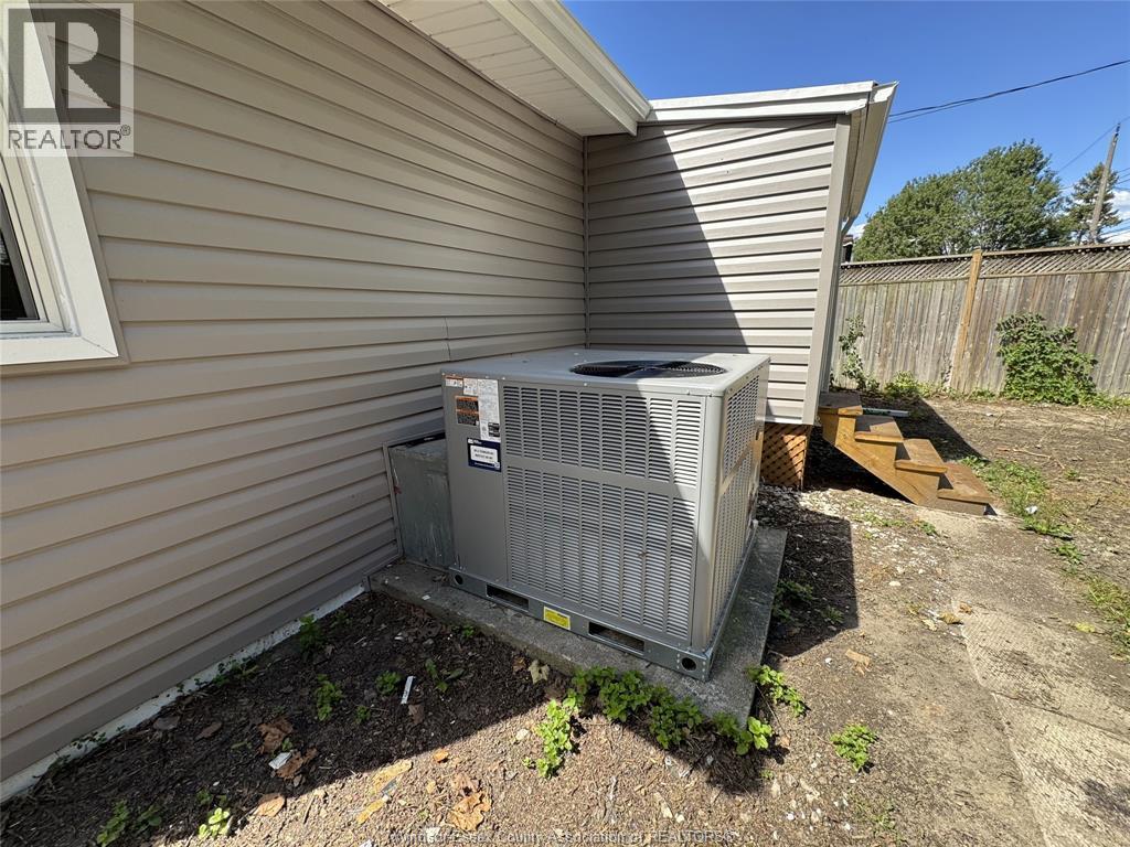 1462 Labadie, Windsor, Ontario  N8Y 4H1 - Photo 28 - 26021728