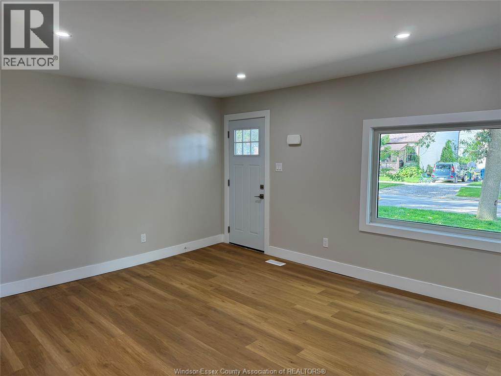 1462 Labadie, Windsor, Ontario  N8Y 4H1 - Photo 5 - 26021728
