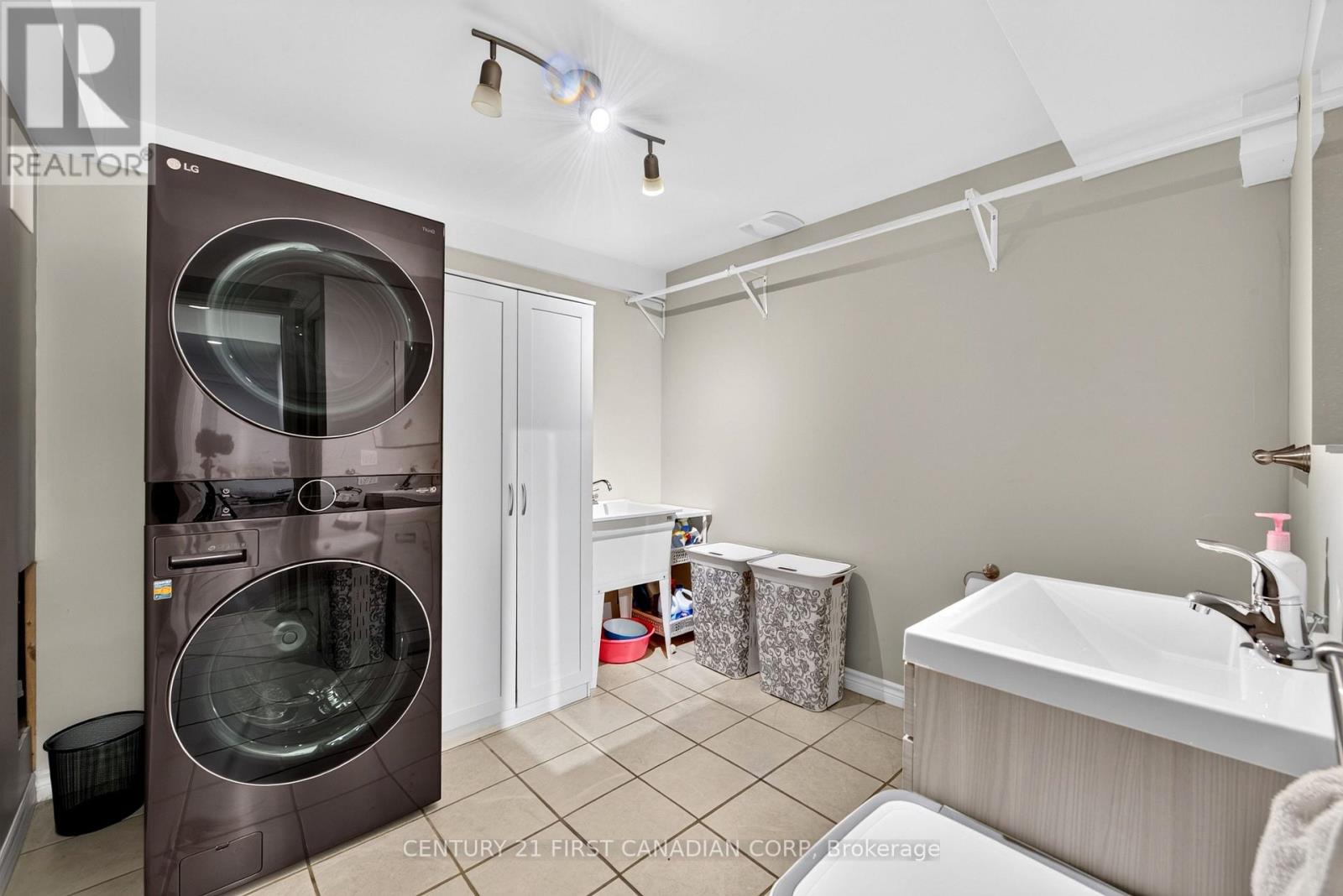 947 Silverfox Crescent E, London North, Ontario  N6G 0N5 - Photo 31 - X13751930