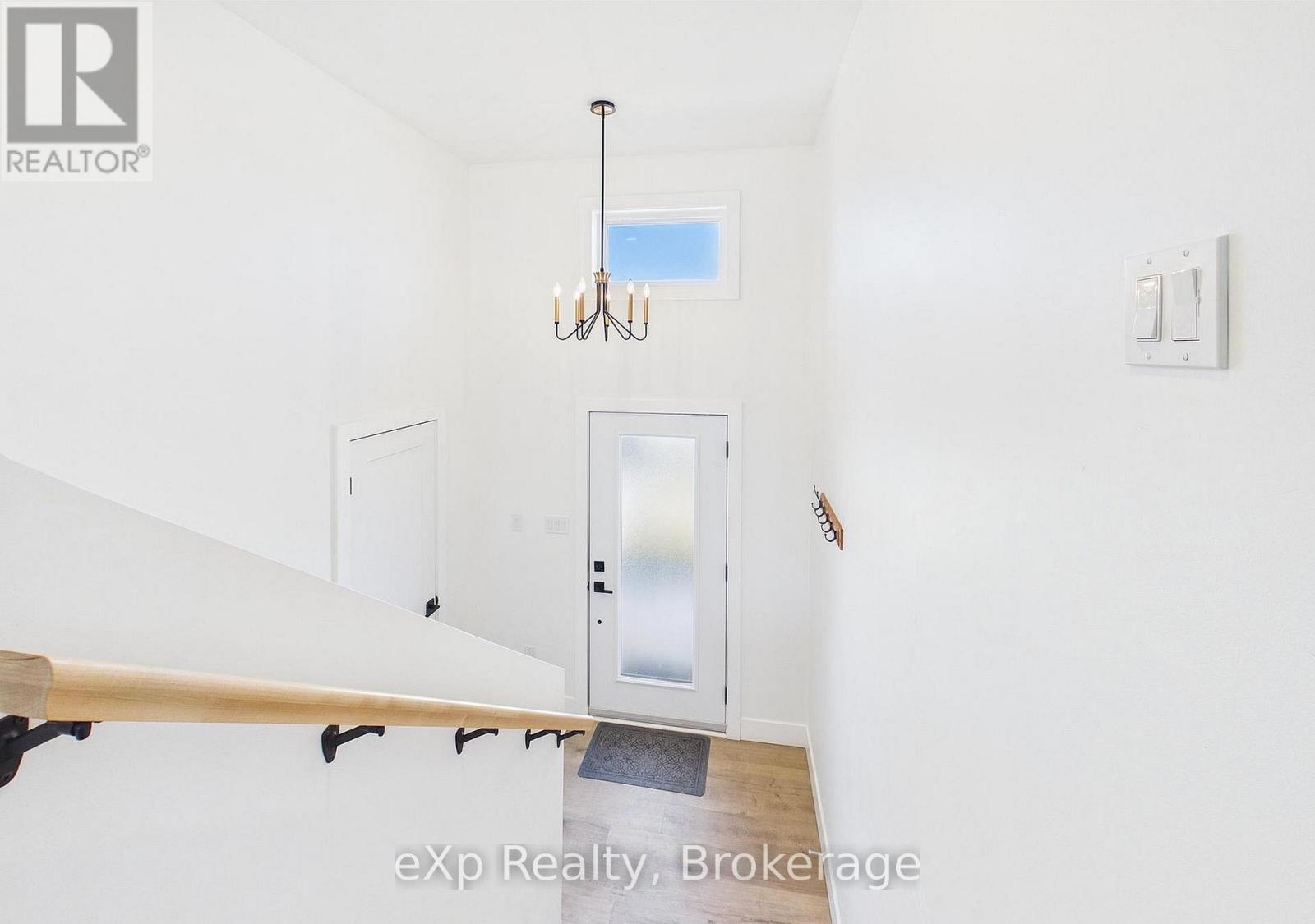1085 Sutton Street, Kincardine, Ontario  N2X 2G1 - Photo 2 - X13753088