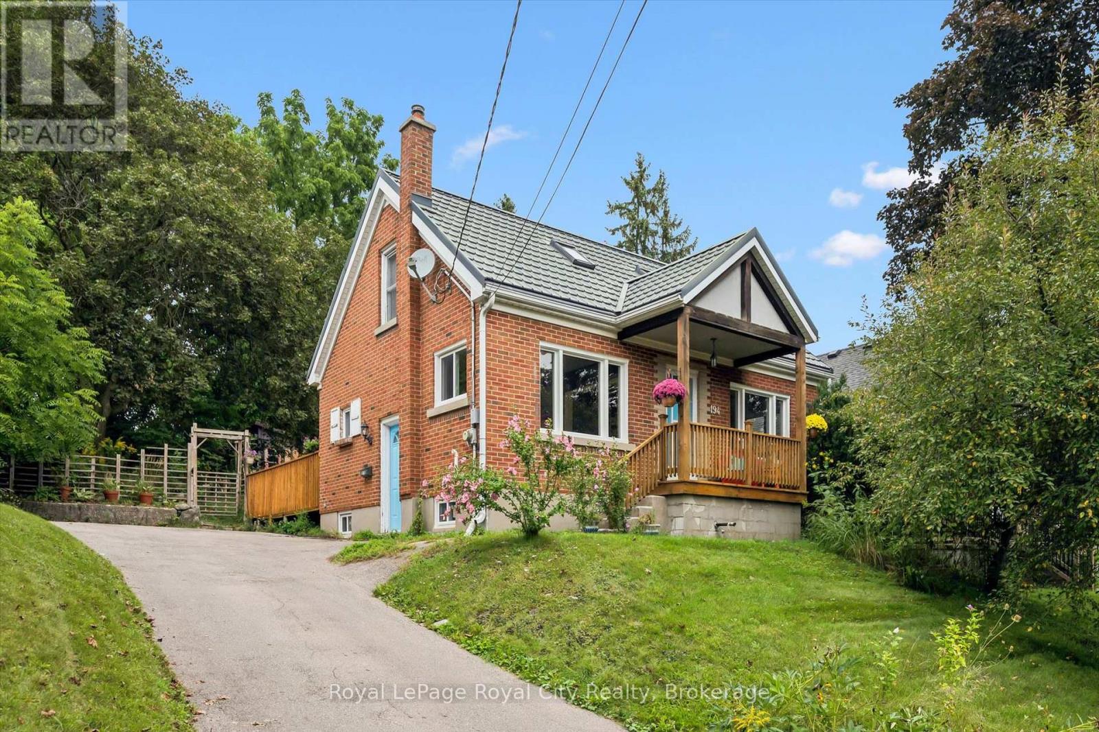 194 Grove Street, Guelph, Ontario  N1E 2W7 - Photo 2 - X13753450