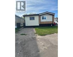 70 Manor Park Crescent E, Brooks, Alberta