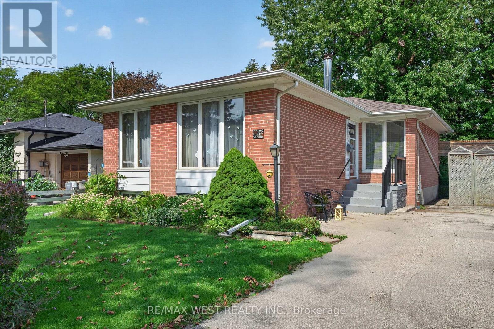 270 Homewood Avenue, Toronto, Ontario  M2R 2N3 - Photo 3 - C13753044
