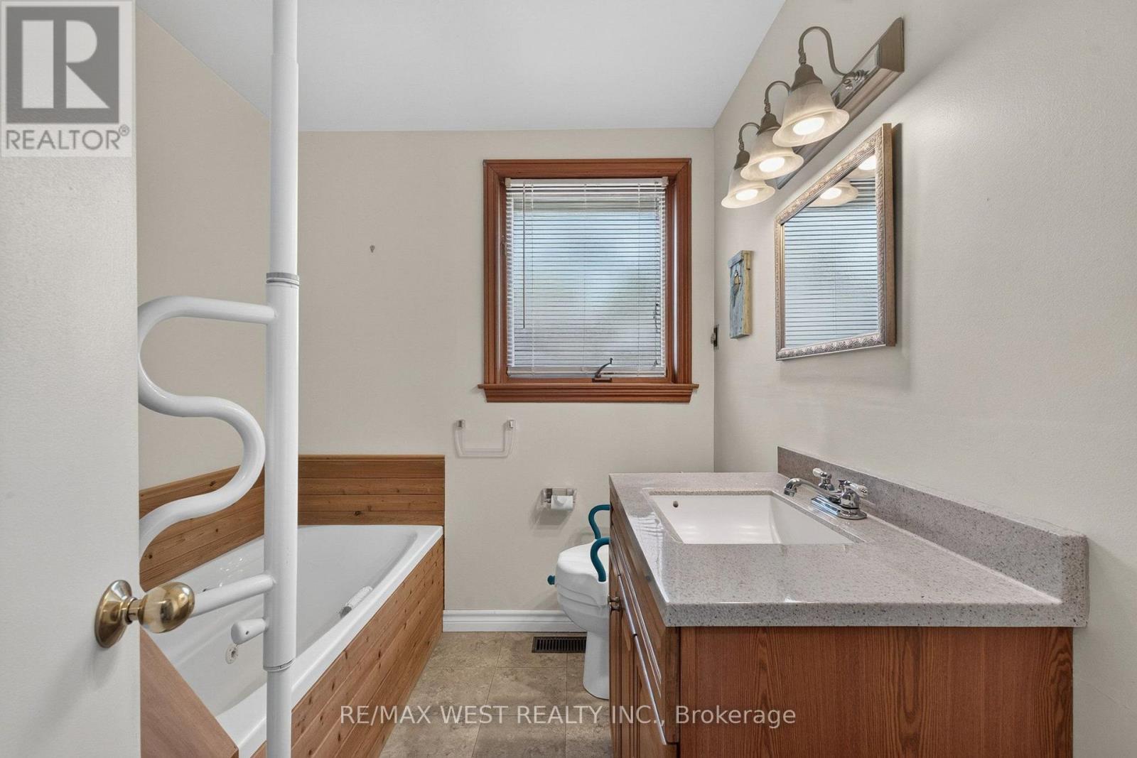 270 Homewood Avenue, Toronto, Ontario  M2R 2N3 - Photo 37 - C13753044