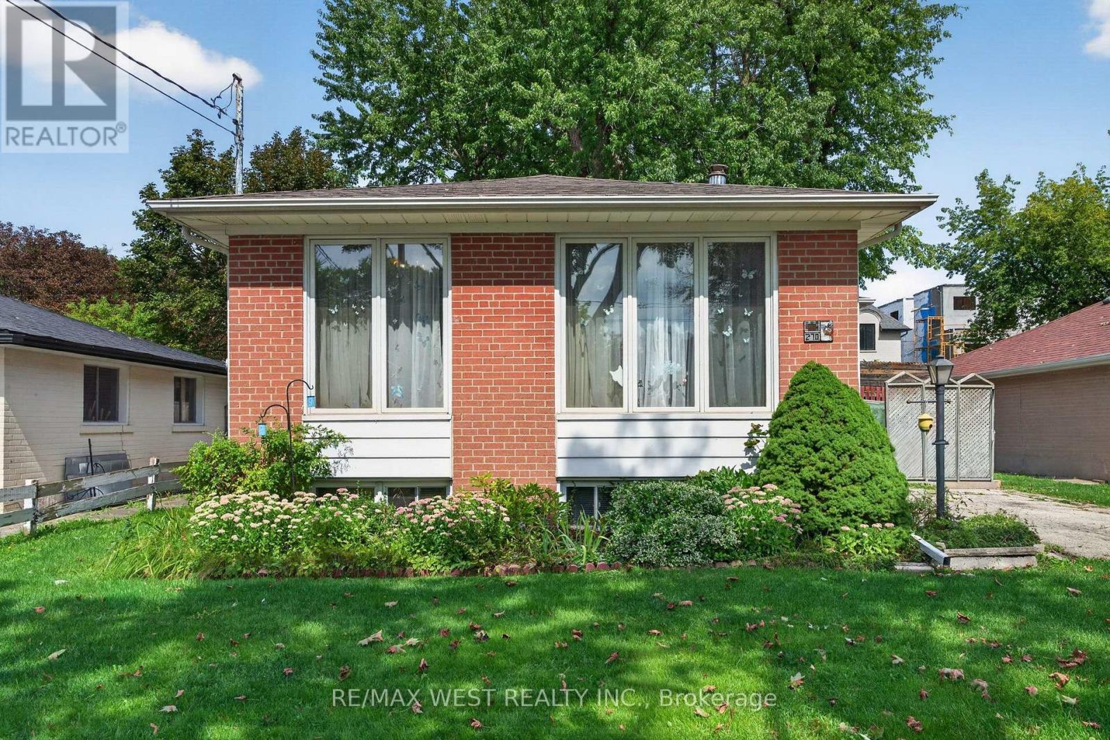 270 Homewood Avenue, Toronto, Ontario  M2R 2N3 - Photo 4 - C13753044