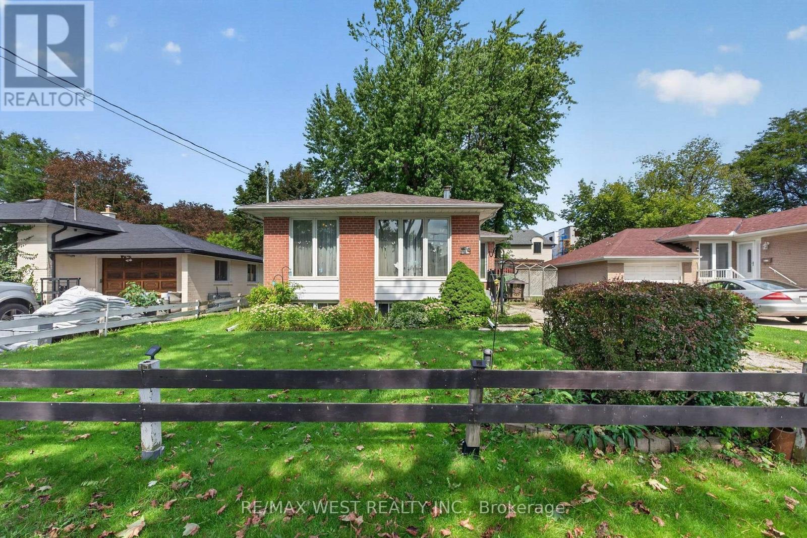 270 Homewood Avenue, Toronto, Ontario  M2R 2N3 - Photo 5 - C13753044