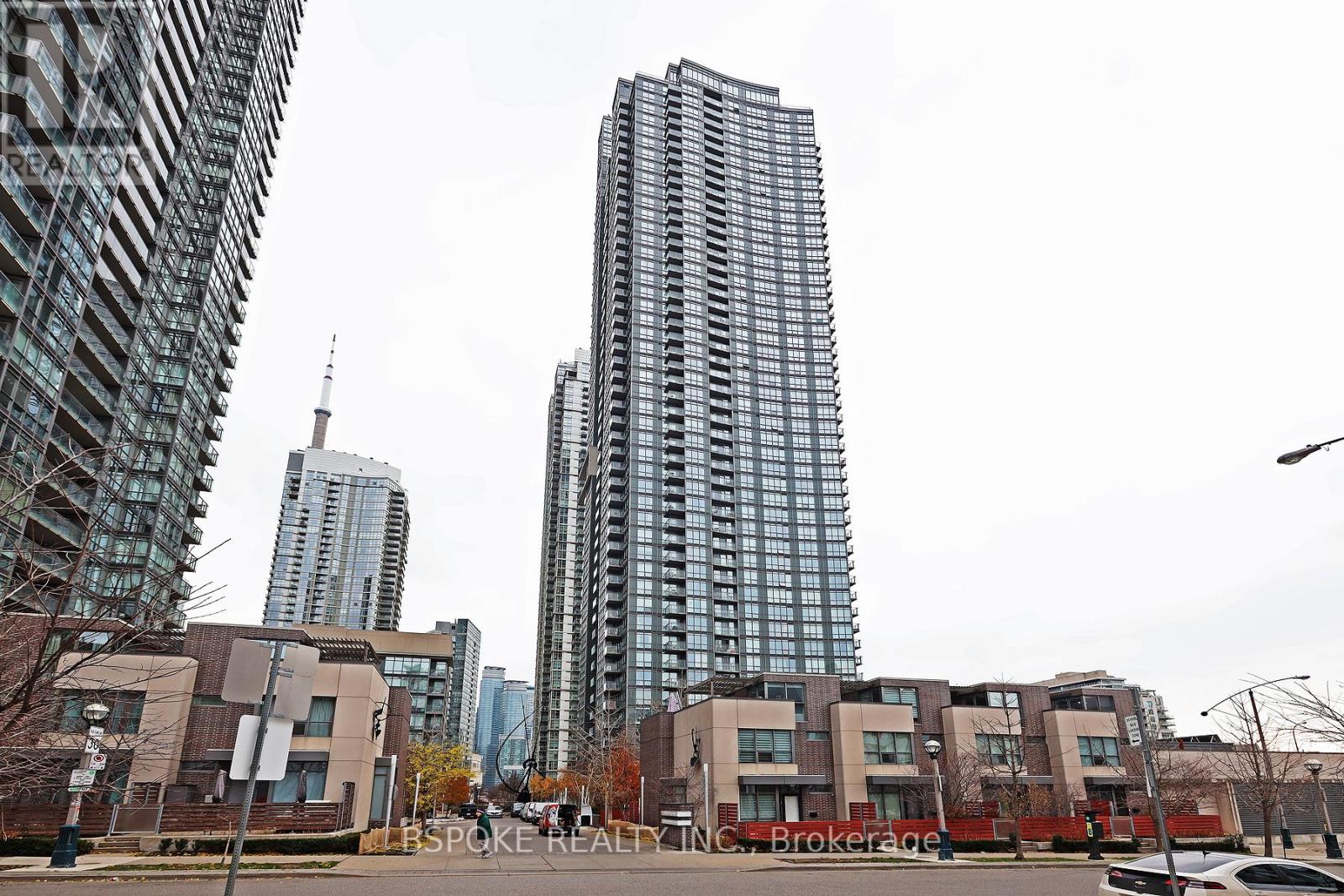 5016 - 11 BRUNEL COURT, Toronto, Ontario