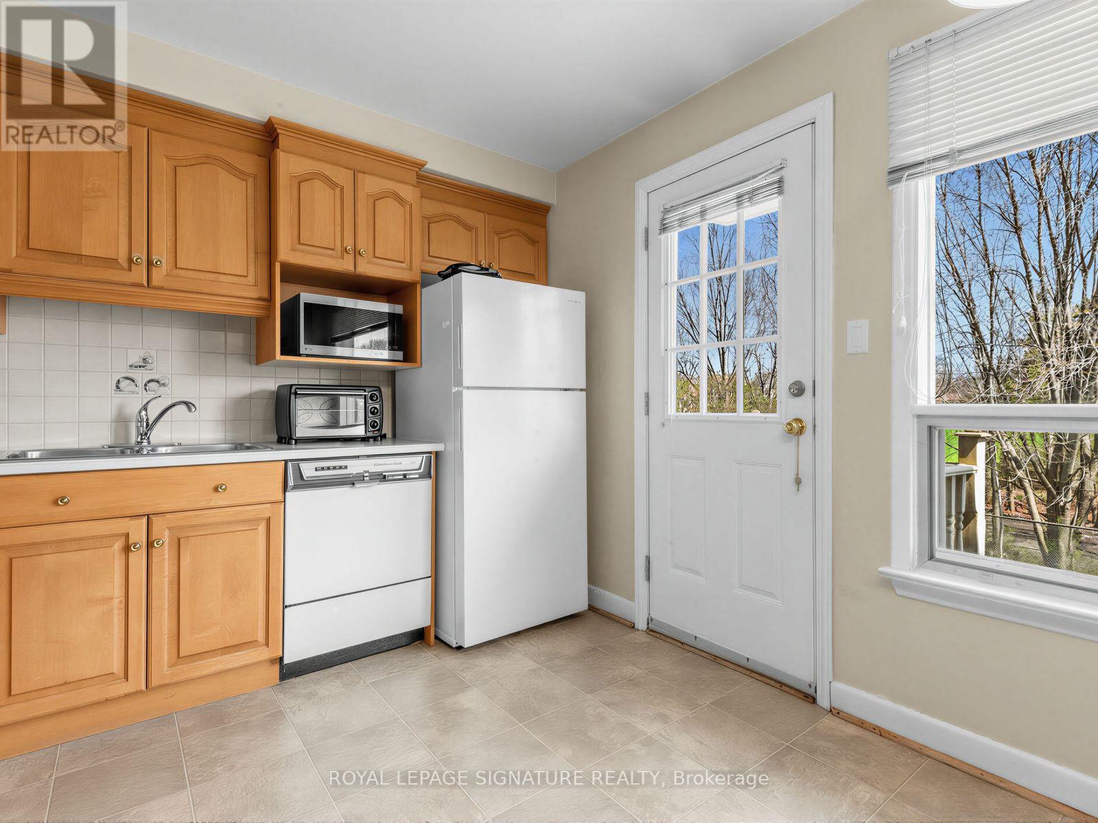 62 Dukinfield Crescent, Toronto, Ontario M3A 2S1 - Photo 11 - C13753190