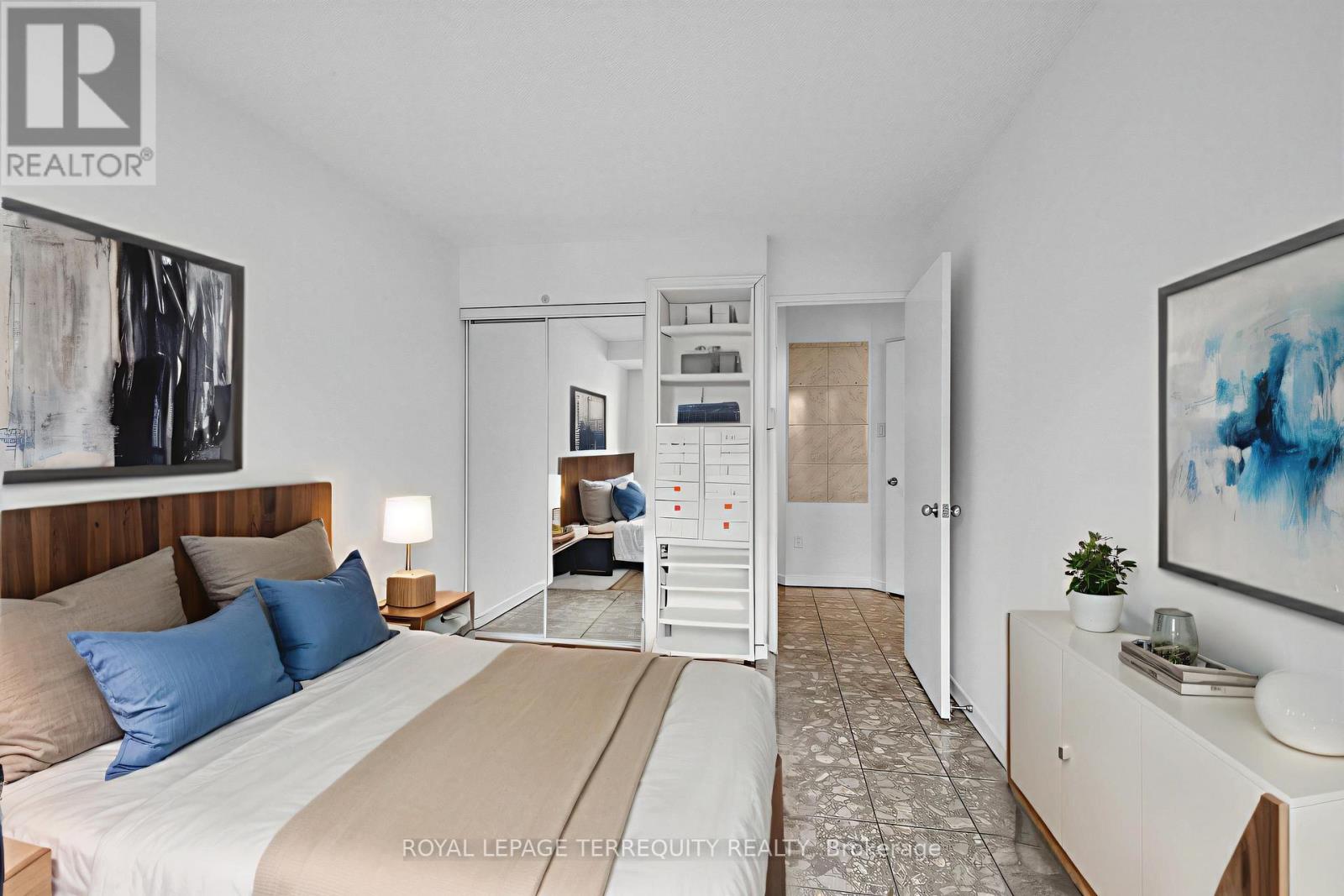 210 - 25 Maitland Street, Toronto, Ontario  M4Y 2W1 - Photo 12 - C13753232
