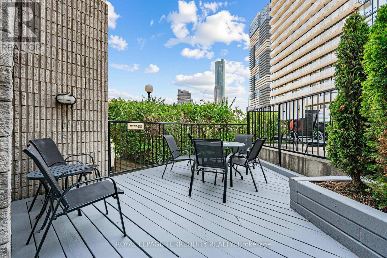 210 - 25 Maitland Street, Toronto, Ontario  M4Y 2W1 - Photo 21 - C13753232