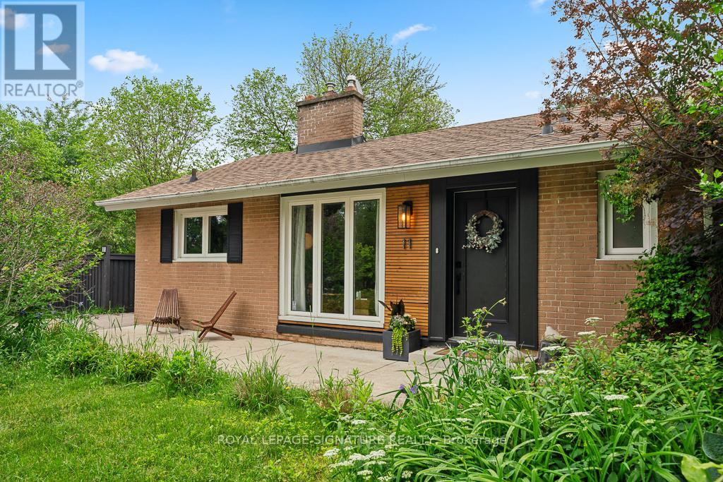 11 Yewfield Crescent, Toronto, Ontario M3B 2Y4 - Photo 2 - C13753238