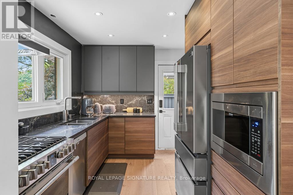11 Yewfield Crescent, Toronto, Ontario M3B 2Y4 - Photo 7 - C13753238