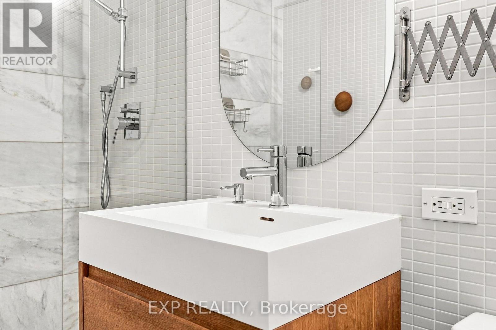 604 - 51 Trolley Crescent, Toronto, Ontario  M5A 0E9 - Photo 23 - C13753276