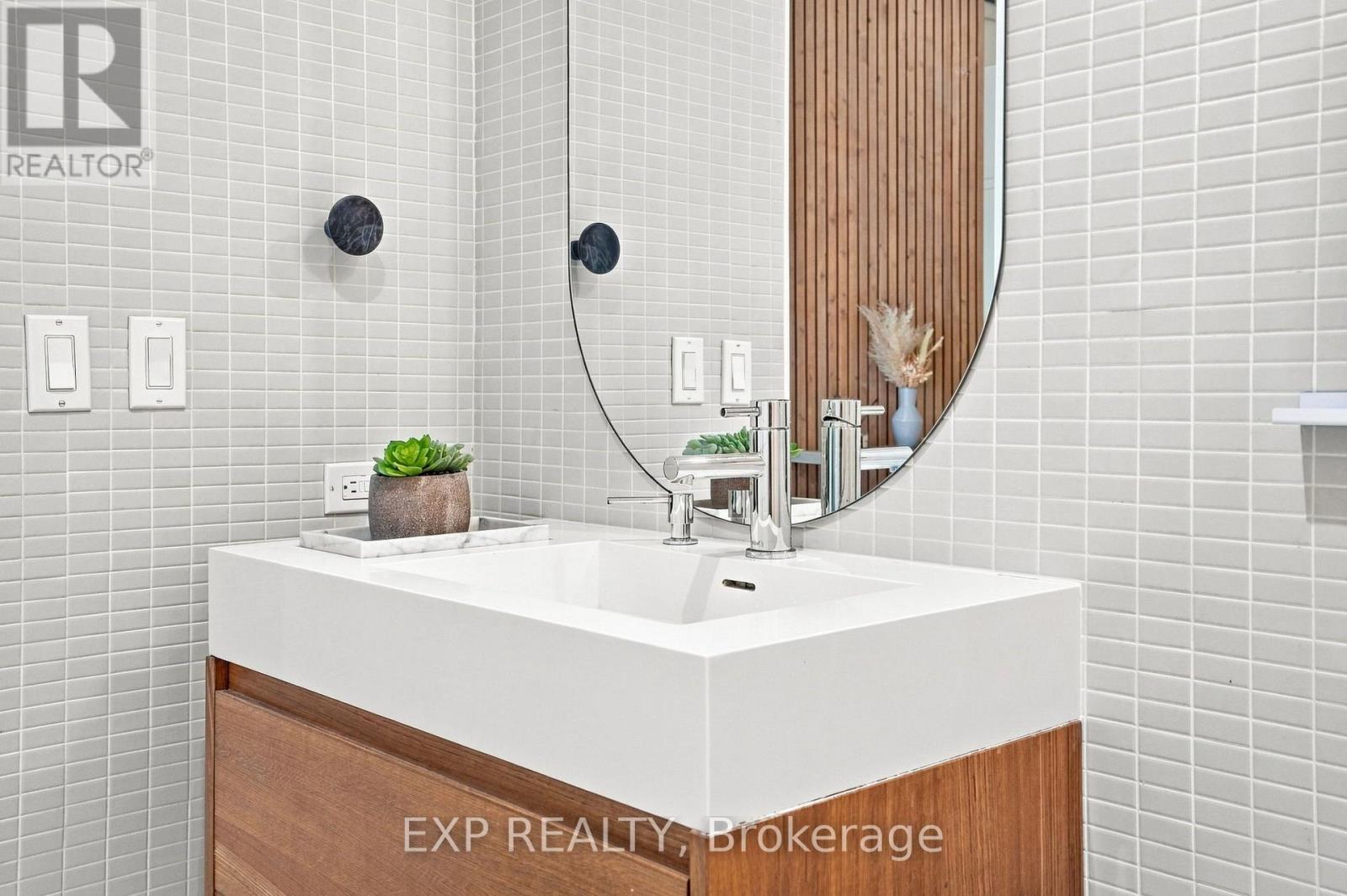604 - 51 Trolley Crescent, Toronto, Ontario  M5A 0E9 - Photo 31 - C13753276