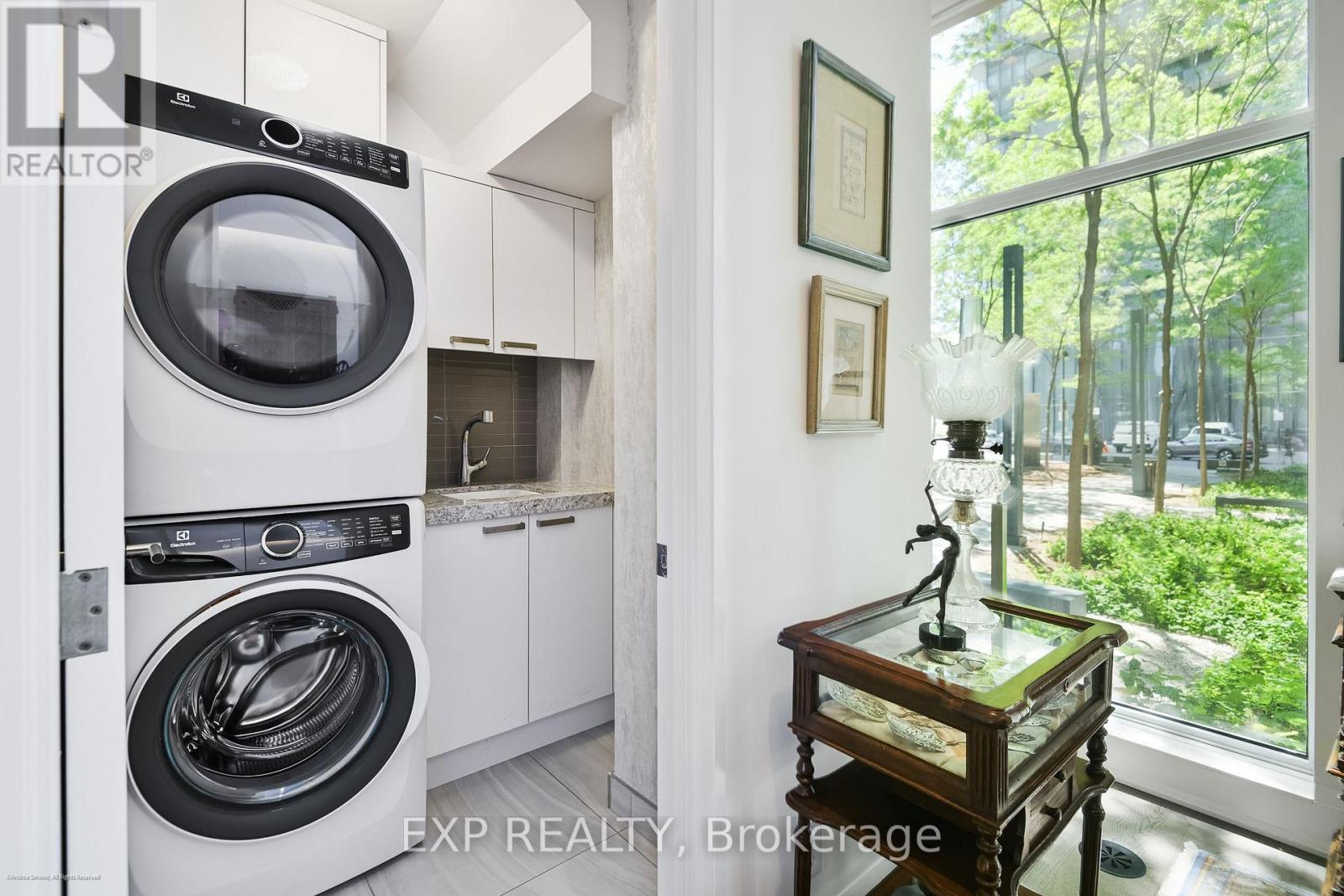 1084 Bay Street, Toronto, Ontario M5S 0A3 - Photo 9 - C13753328