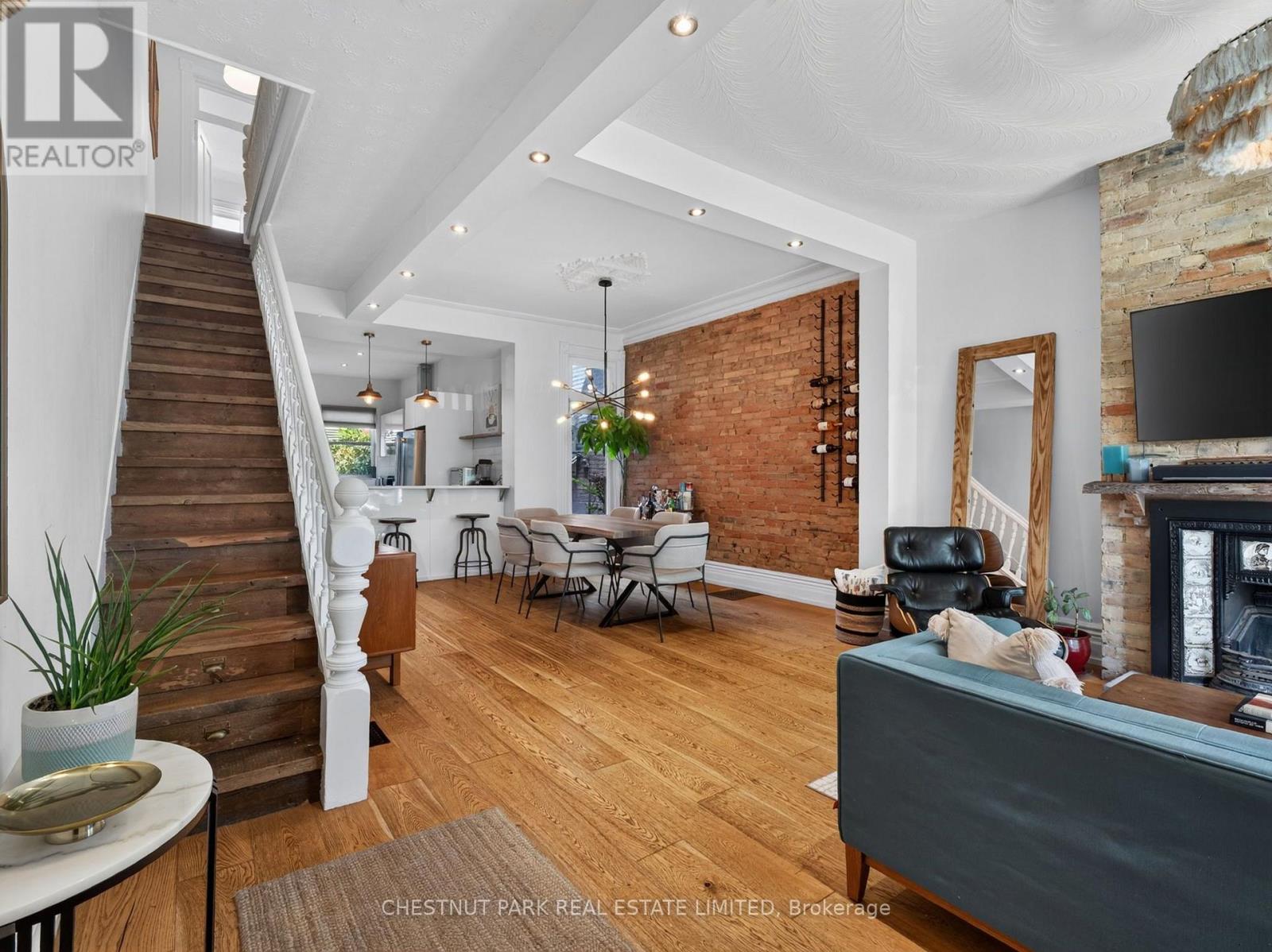 28 Robinson Street, Toronto, Ontario M6J 1L2 - Photo 3 - C13753344