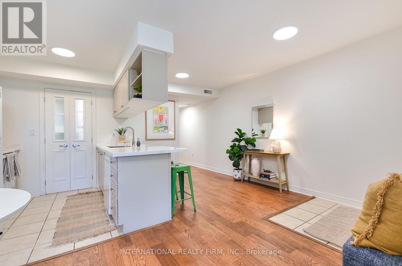 201 - 60 Aerodrome Crescent, Toronto, Ontario  M4G 4J1 - Photo 5 - C13753362