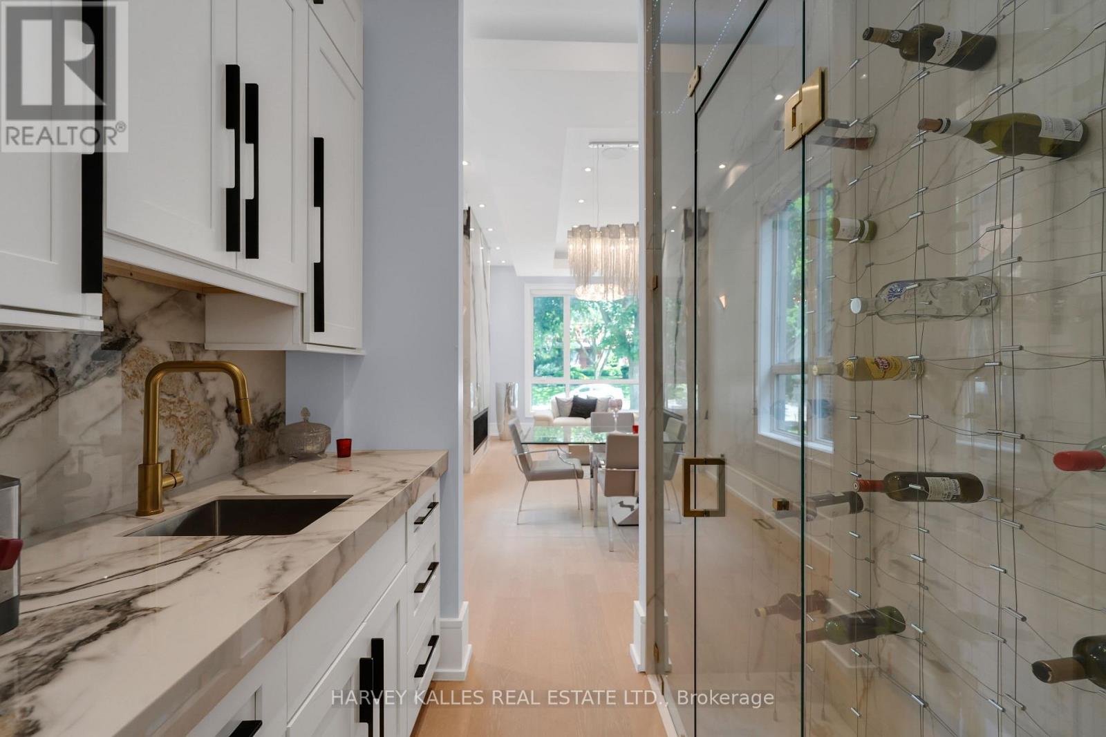 615 Briar Hill Avenue, Toronto, Ontario  M5N 1N4 - Photo 12 - C13753418