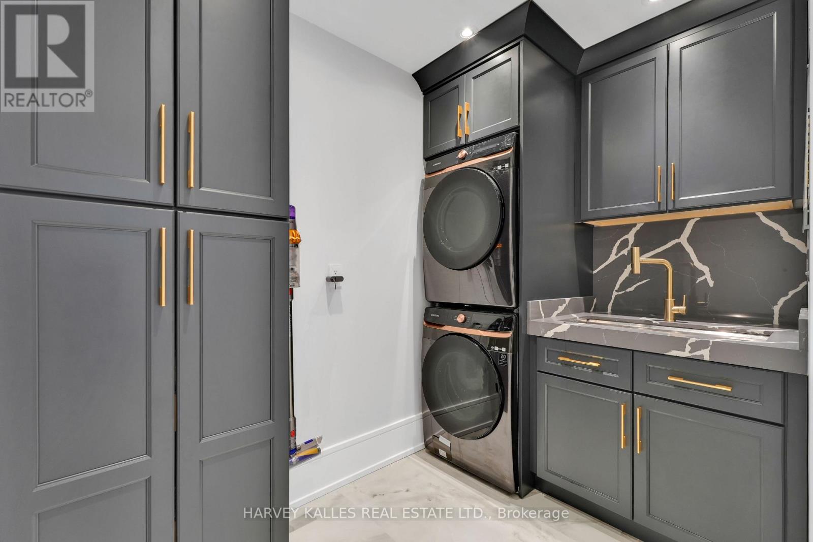 615 Briar Hill Avenue, Toronto, Ontario  M5N 1N4 - Photo 24 - C13753418