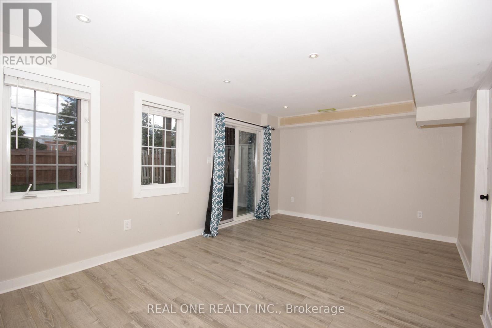 12 Bonello Crescent, Whitby, Ontario  L1R 3N6 - Photo 21 - E13753080