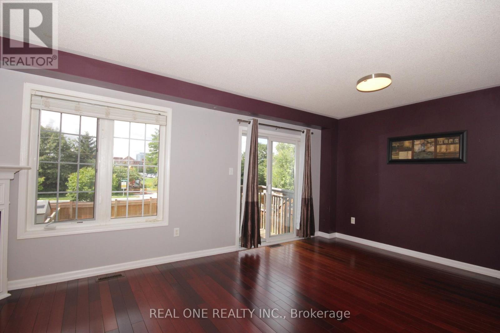 12 Bonello Crescent, Whitby, Ontario  L1R 3N6 - Photo 4 - E13753080