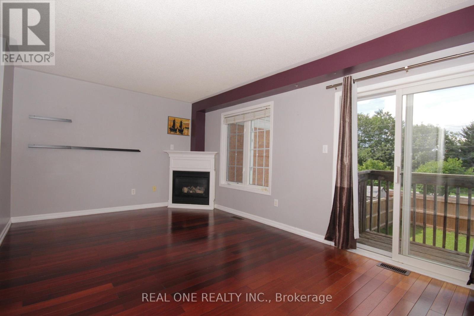 12 Bonello Crescent, Whitby, Ontario  L1R 3N6 - Photo 5 - E13753080