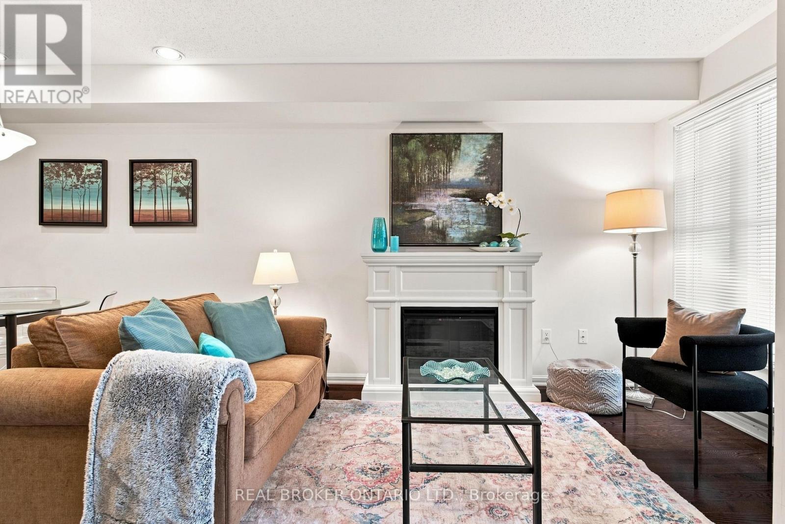 8 Ayers Crescent, Toronto, Ontario  M1L 0G6 - Photo 4 - E13753174