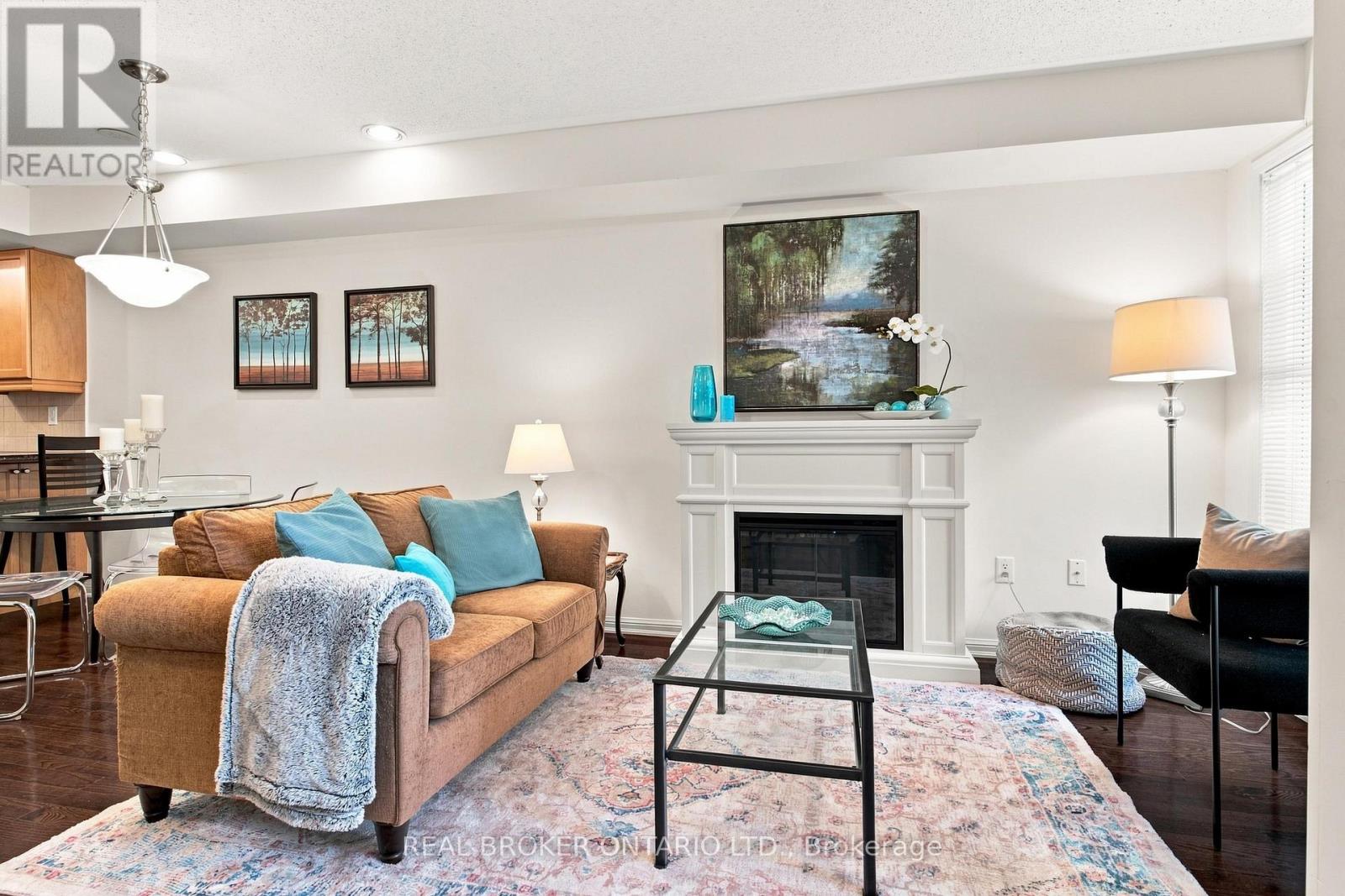 8 Ayers Crescent, Toronto, Ontario  M1L 0G6 - Photo 5 - E13753174