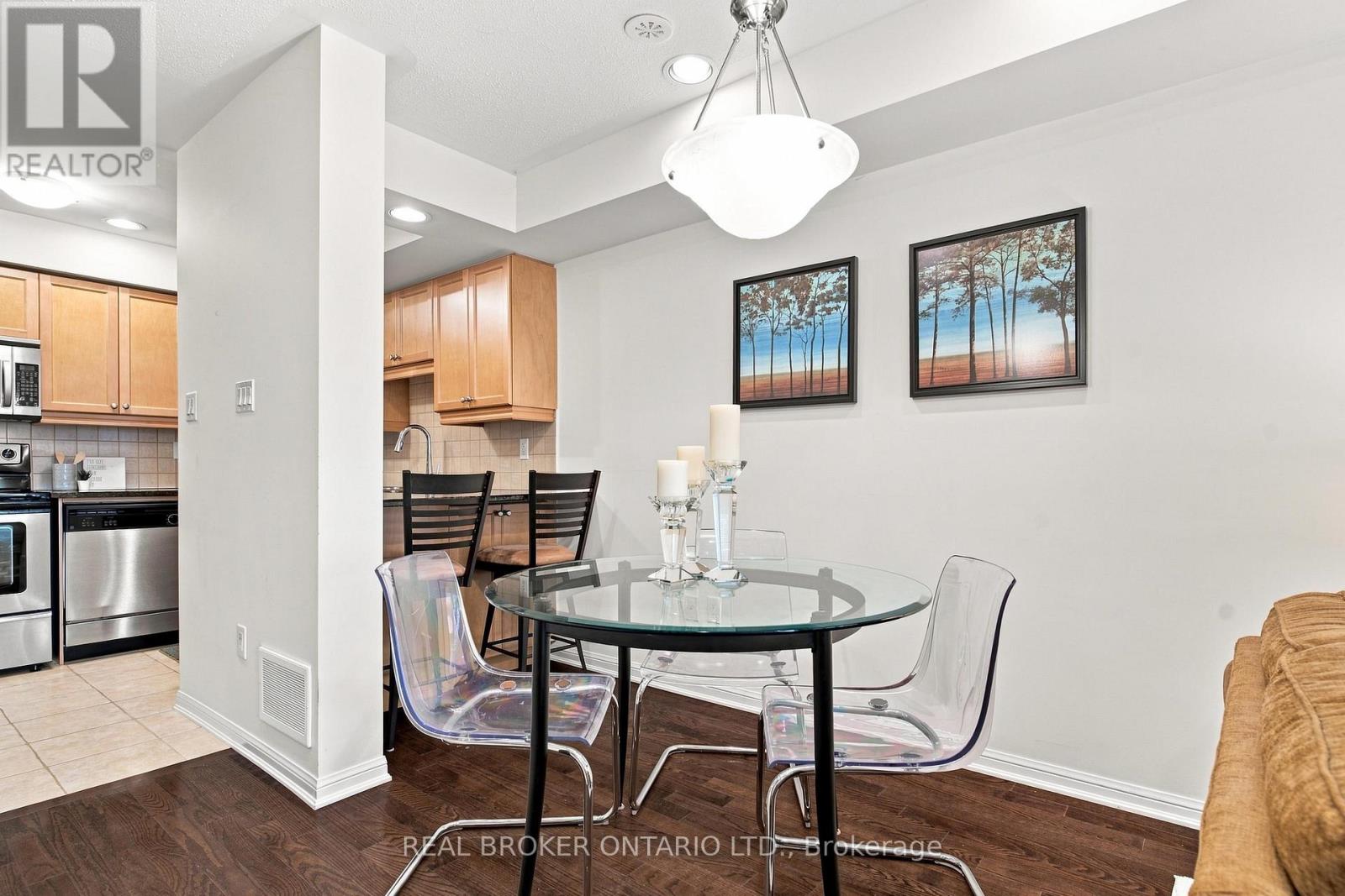 8 Ayers Crescent, Toronto, Ontario  M1L 0G6 - Photo 6 - E13753174