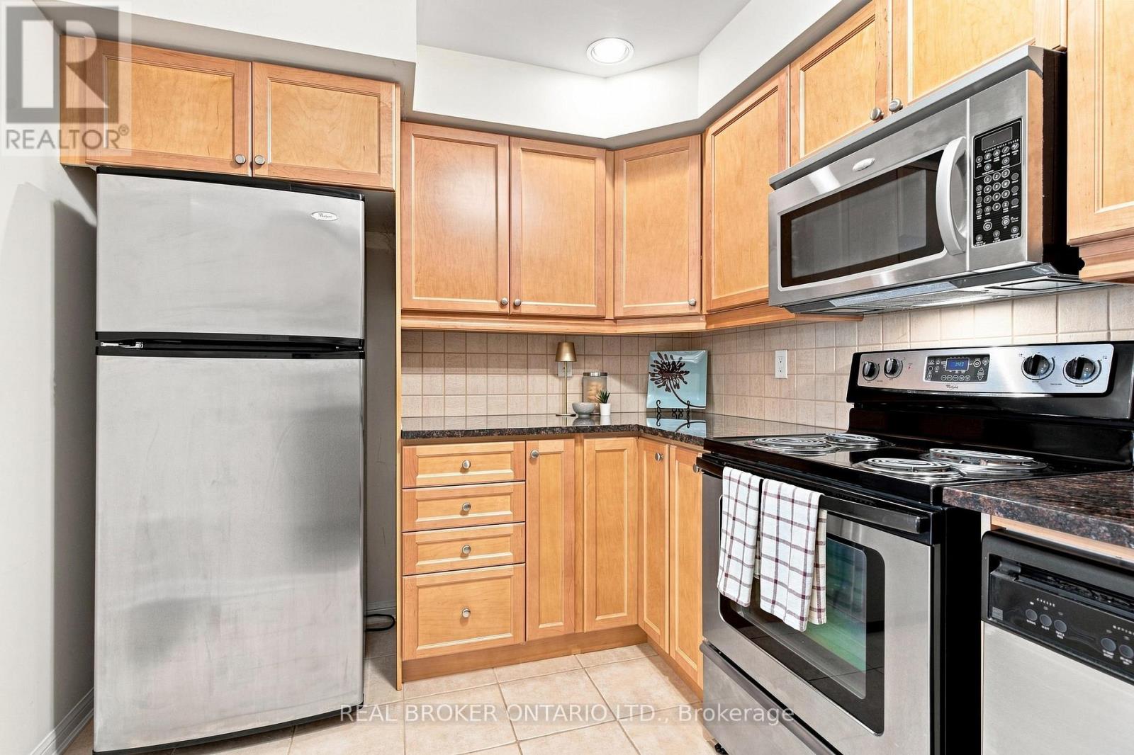 8 Ayers Crescent, Toronto, Ontario  M1L 0G6 - Photo 8 - E13753174