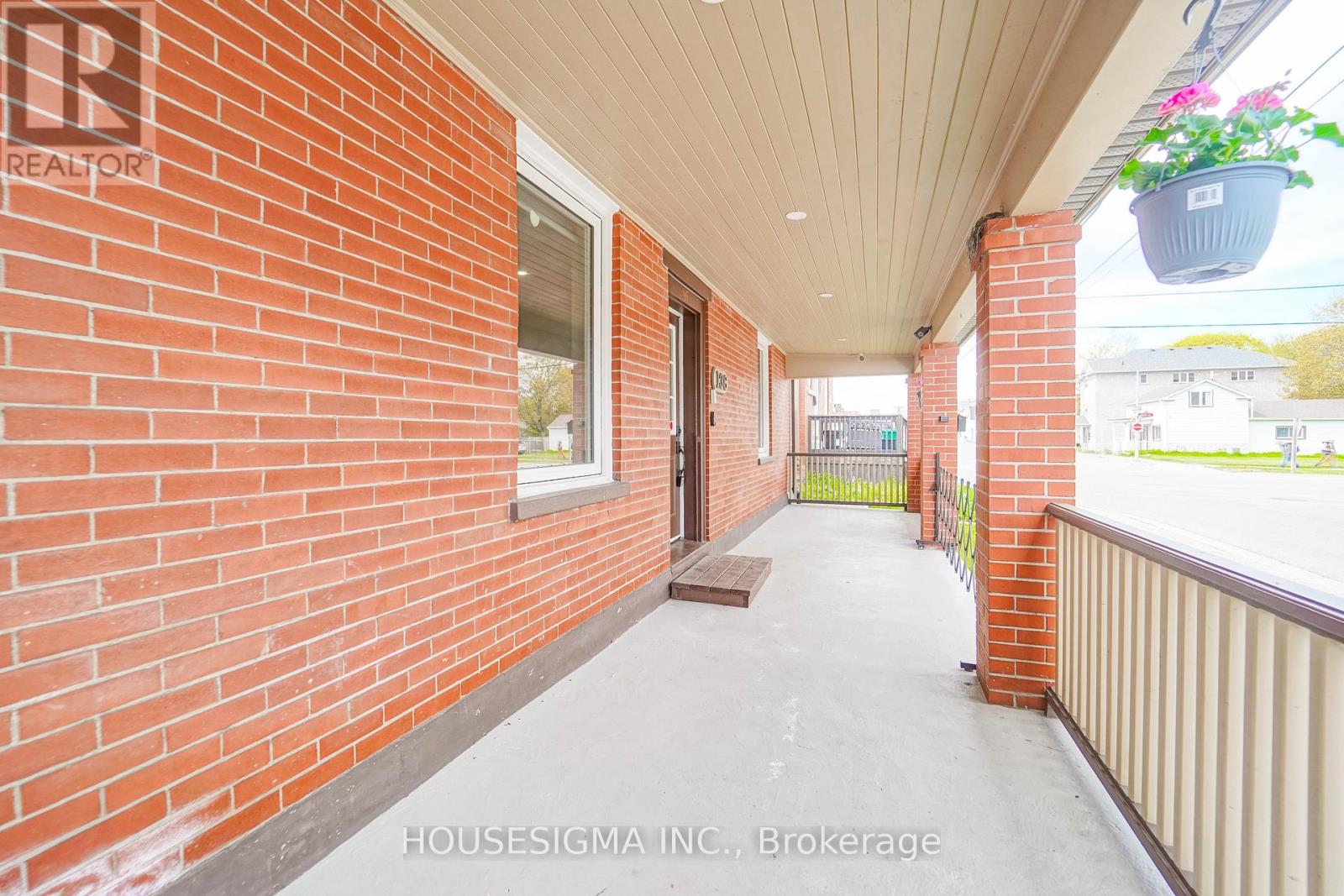136 Celina Street, Oshawa, Ontario  L1H 4N5 - Photo 7 - E13753230