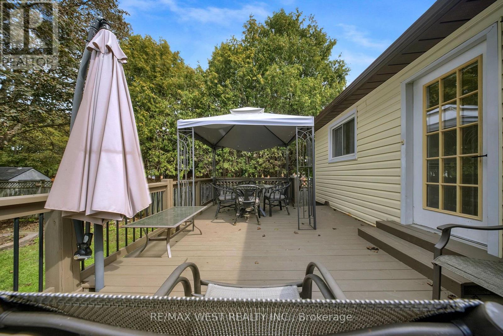 4 Flemington Court, Whitby, Ontario  L1N 5X2 - Photo 10 - E13753332
