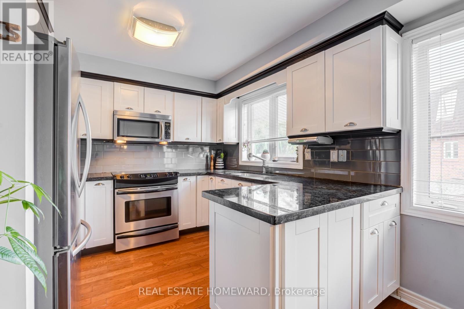 5a Falmouth Avenue, Toronto, Ontario  M1K 4M5 - Photo 2 - E13753452
