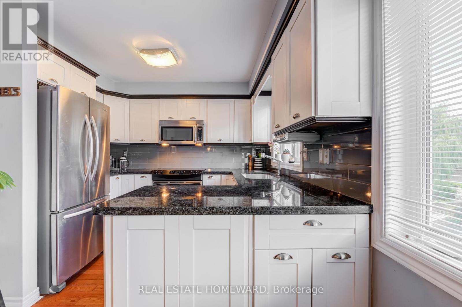 5a Falmouth Avenue, Toronto, Ontario  M1K 4M5 - Photo 3 - E13753452