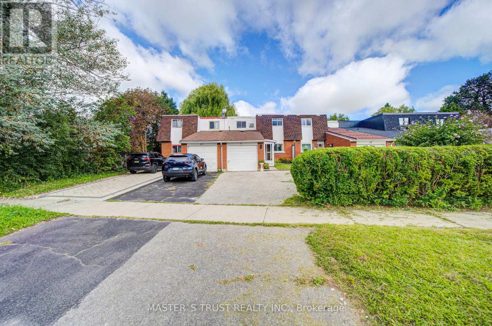 61 WIGGENS COURT, Toronto, Ontario