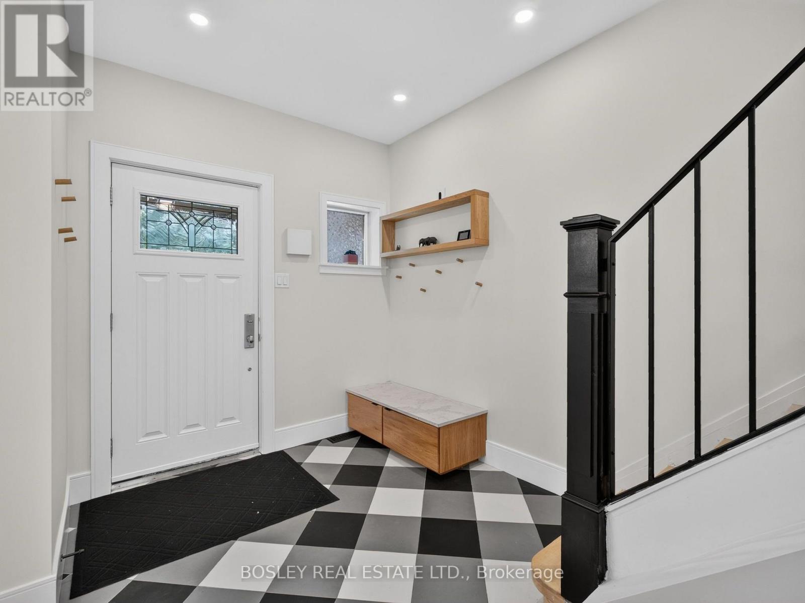 14 Coady Avenue, Toronto, Ontario  M4M 2Y8 - Photo 15 - E13753512