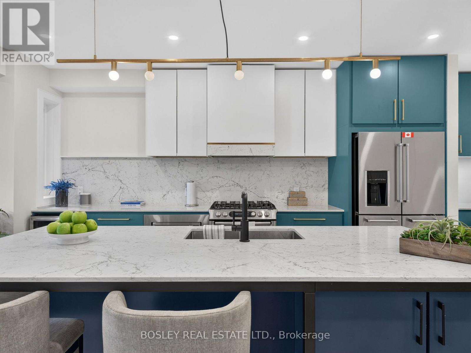 14 Coady Avenue, Toronto, Ontario  M4M 2Y8 - Photo 3 - E13753512